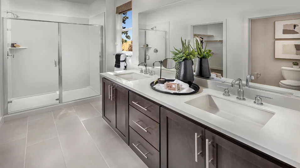 Mezzano Lakeshore Res1 Owners Bath F1