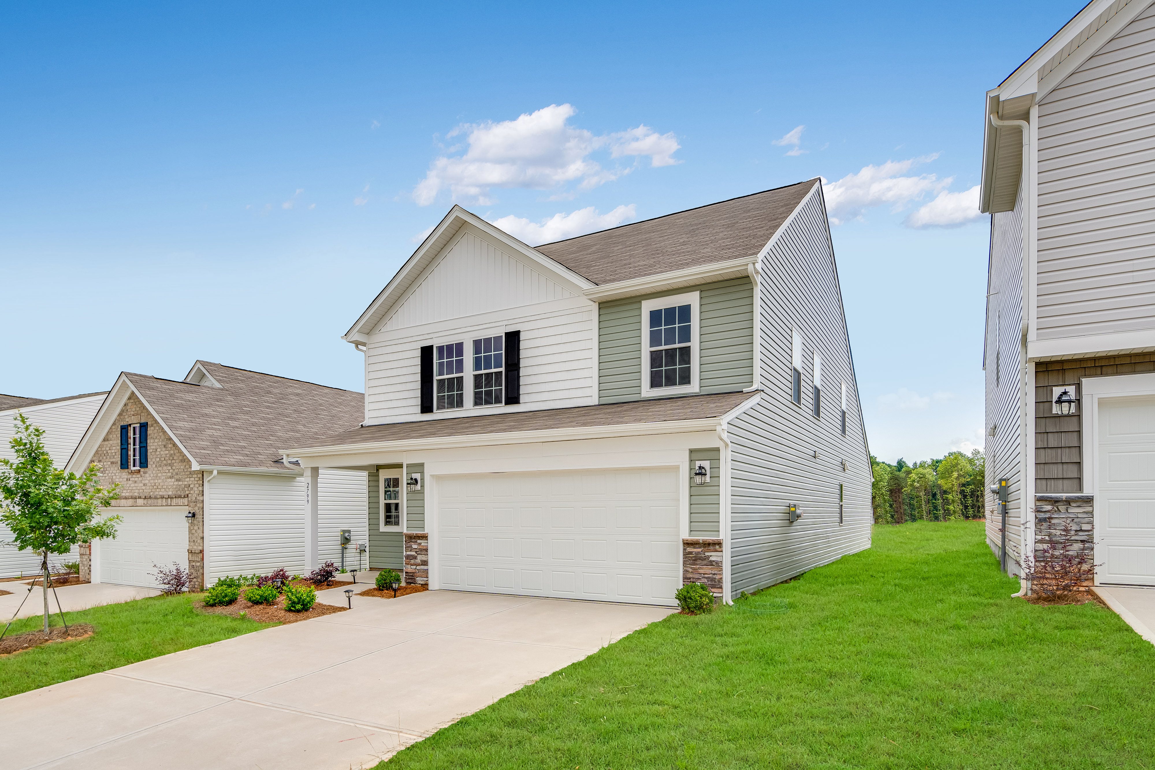 Legacy Ridge Streetscape 16