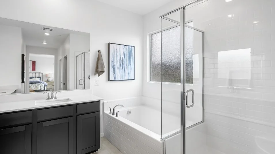 Elliot Owner's Suite Bathroom