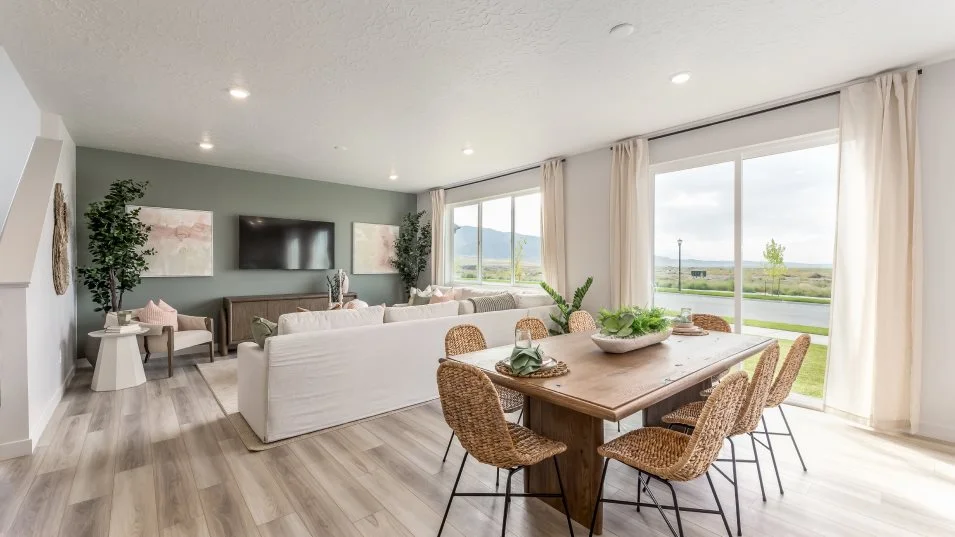 Mesa Dining Room