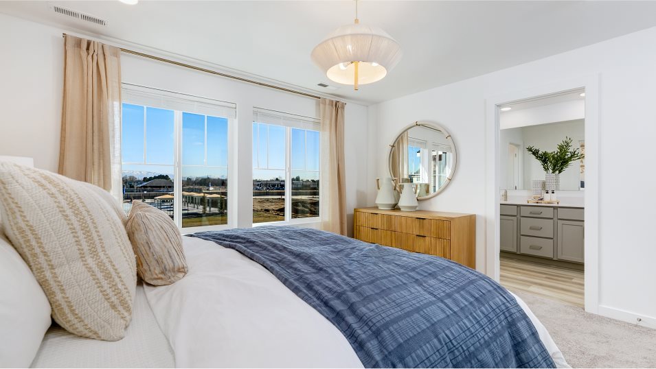 Plan 1660 owners suite