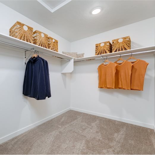 Plan 1660 owners walk in closet