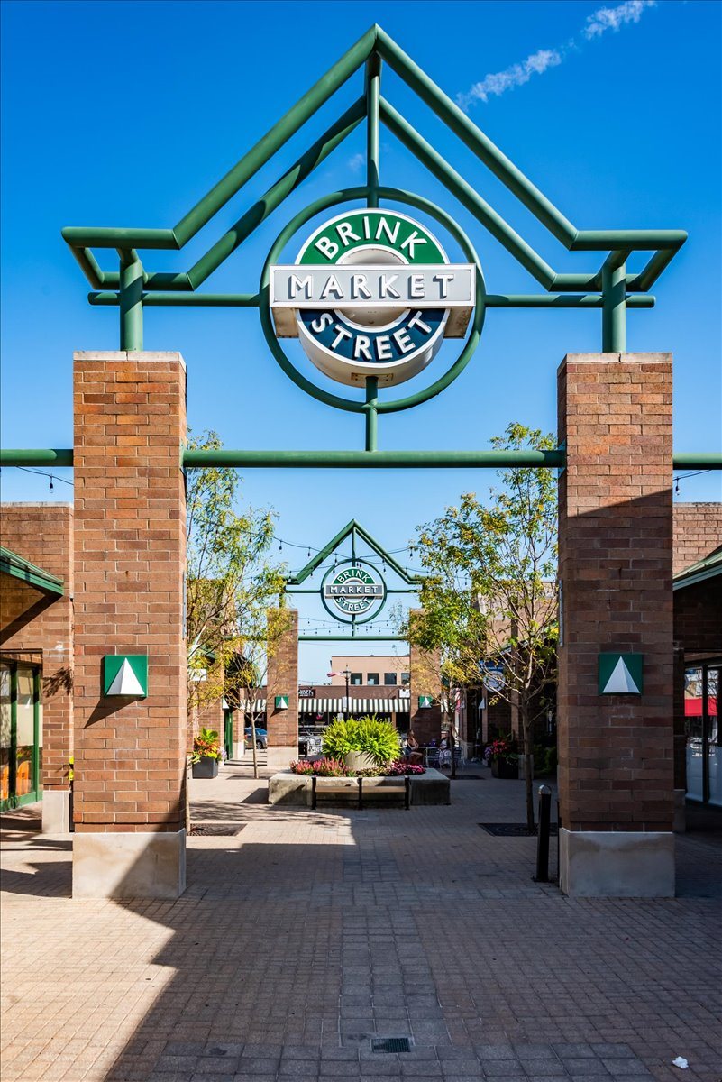 The entrance of Brink Market Street