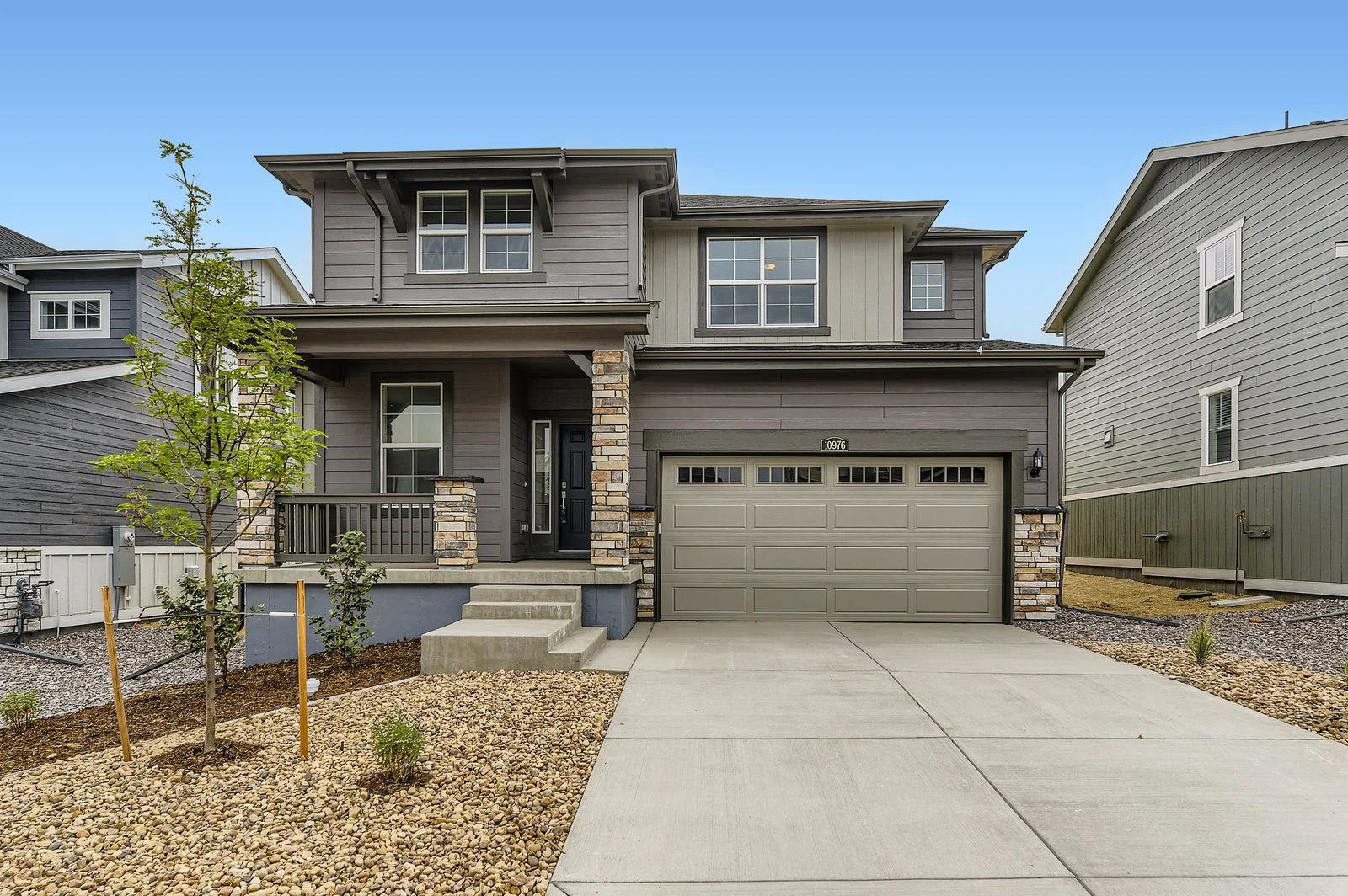 10976 Snowdon Street Exterior Front