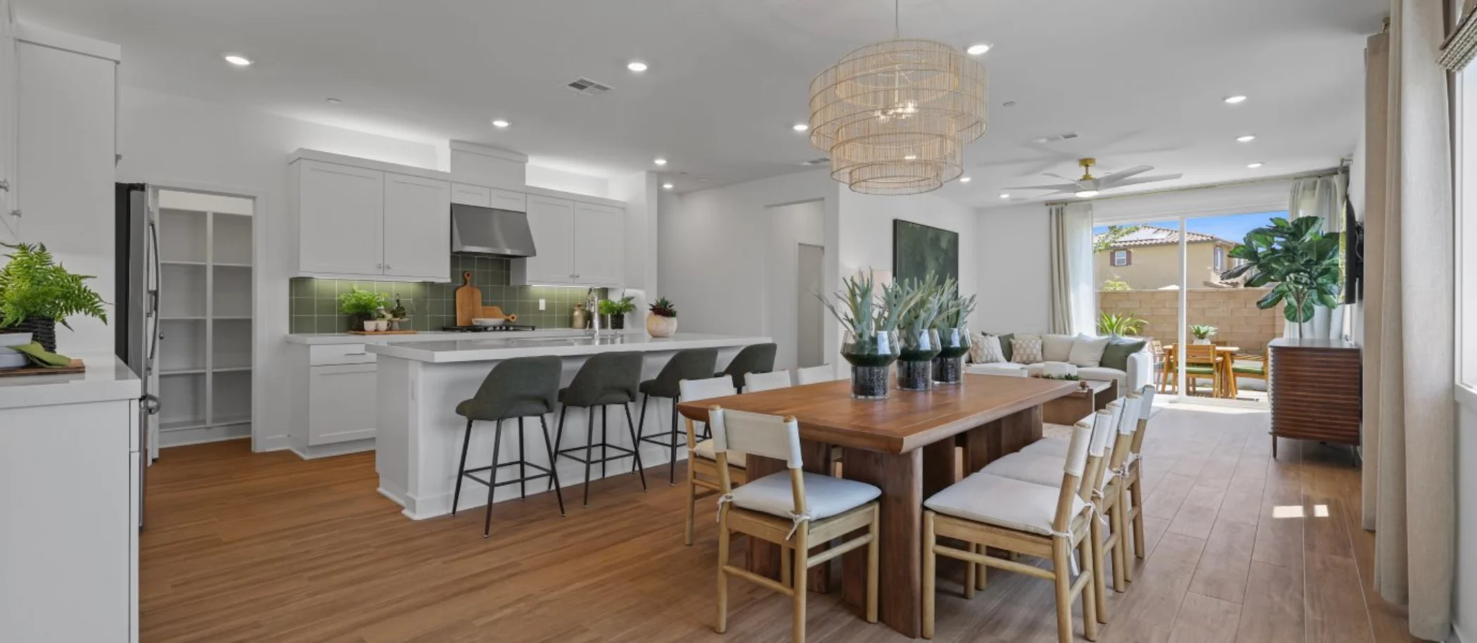 Residence 2X Kitchen and Dining Room