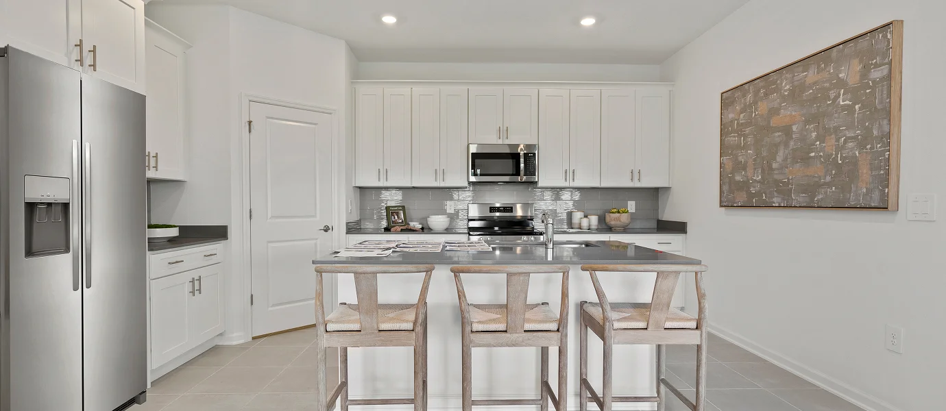 1561 Ventura Kitchen 1of2 F1