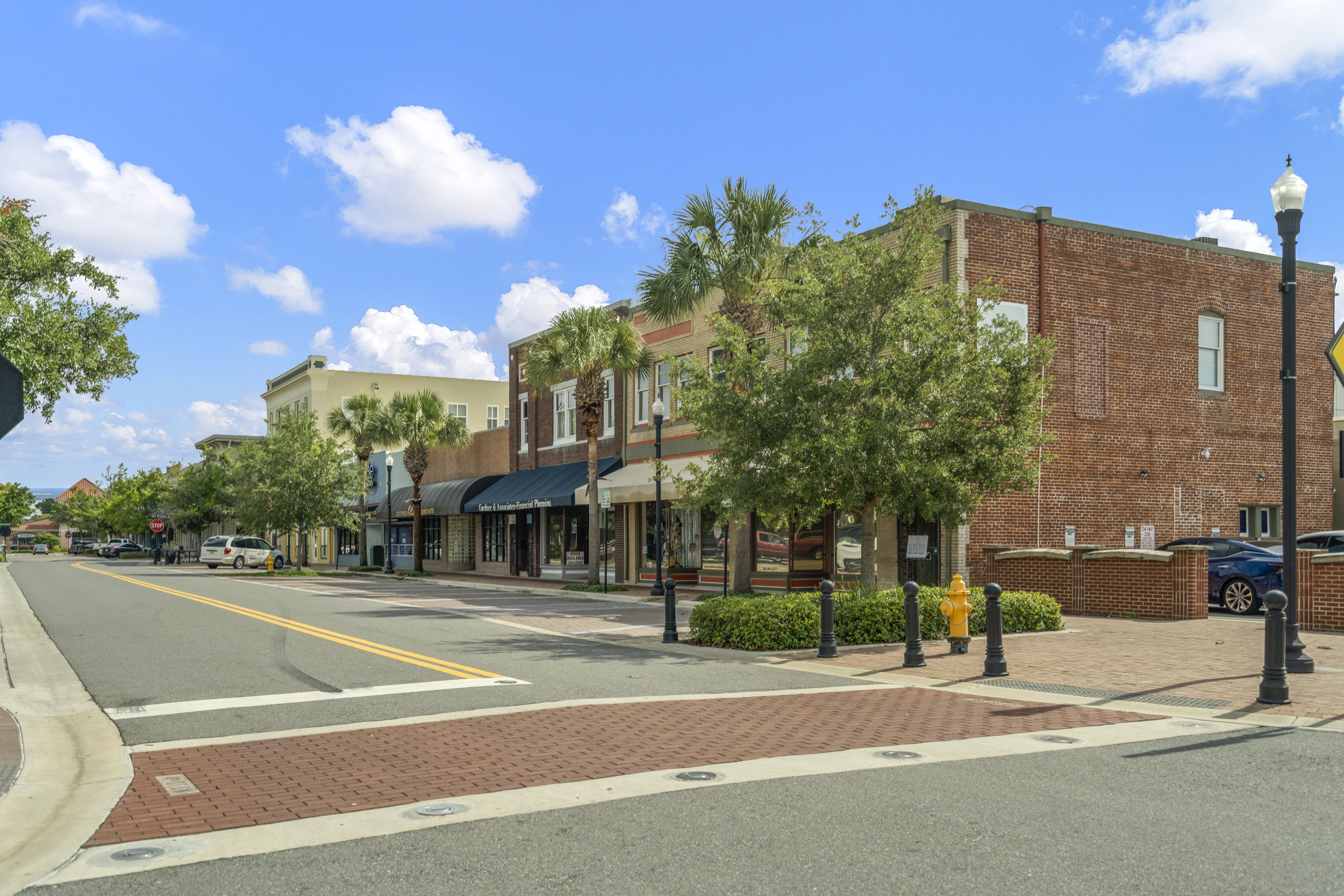 Downtown Winter Haven, close to Sol Vista
