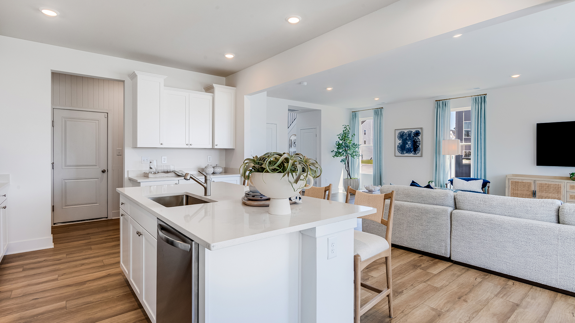 2412 Madison Kitchen 1of2 F1