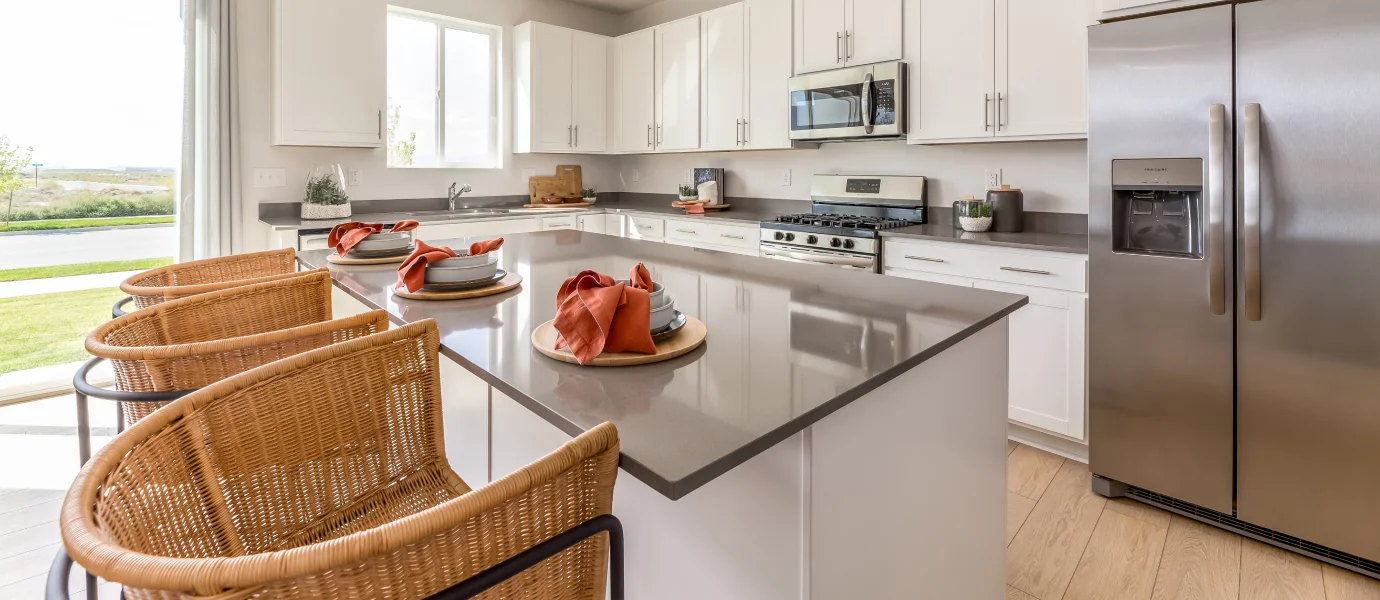 2150 Pinnacle Kitchen 1of3 F1 Plan Hero