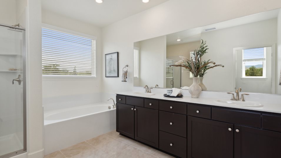 The Kensington Owner's Suite Bathroom