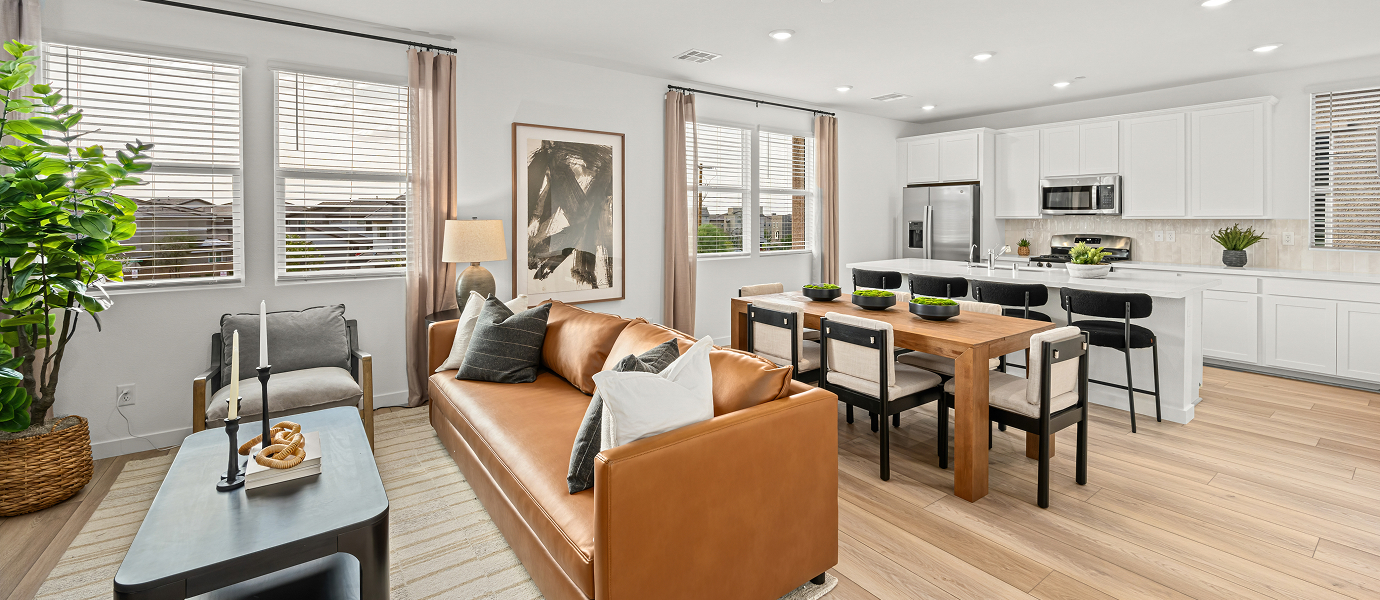 2218 Bryant Living 1of4 F2