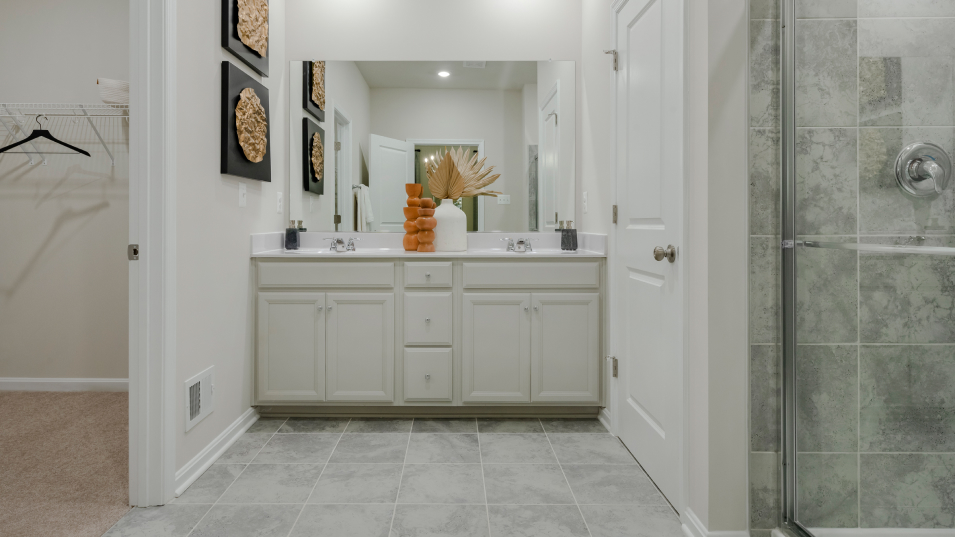 Single Family Norborne Glebe Lexington Owners Suite Bath 2of4 F1