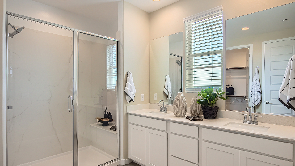 3526 Carlsbad Owners Bath 1of2 F2 Base4