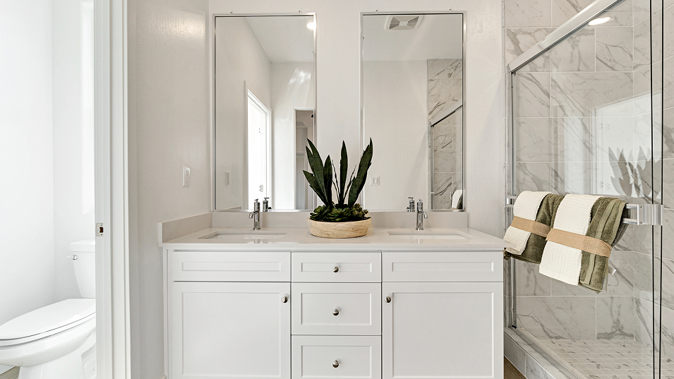 4102 Kallos Owners Bath 1of2 F1 Base2