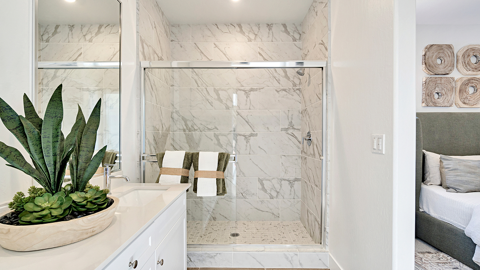 4102 Kallos Owners Bath 2of2 F1 Base2