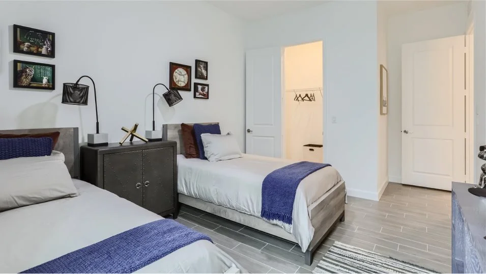 Flora bedroom 4