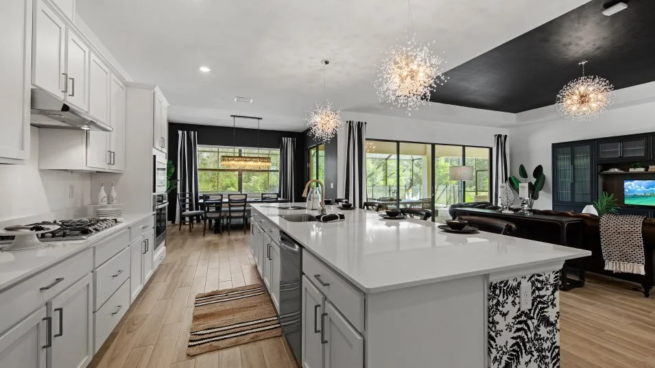 Lorraine-Lakes Estate Homes Sunset Kitchen