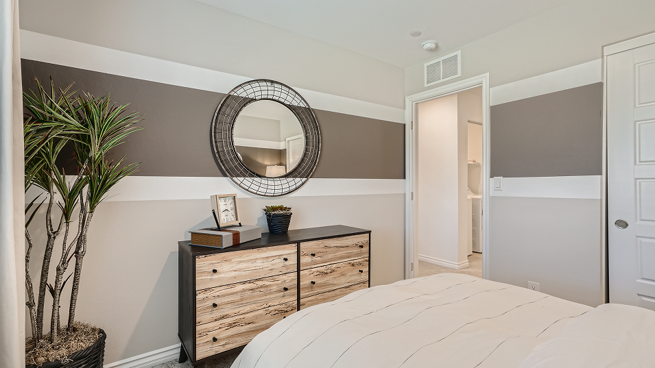 1180 Alma Bed3 1of2 F2 Base2