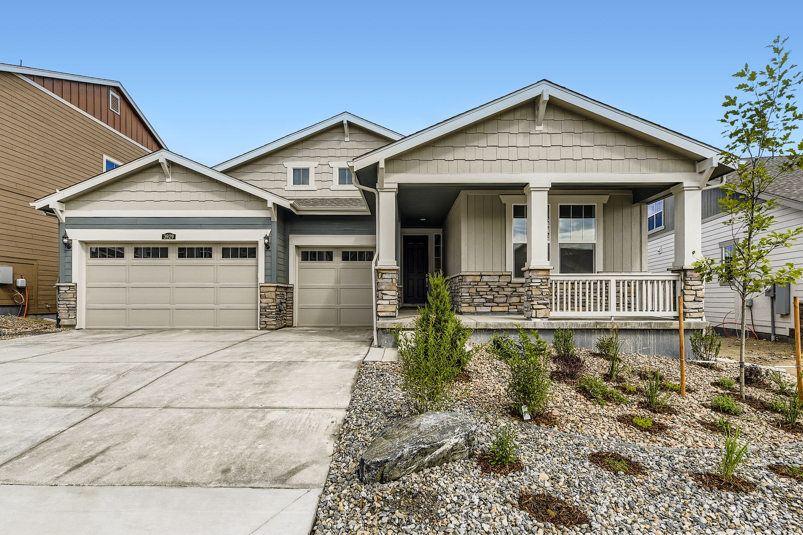 3929 Buttongrass  Exterior Front