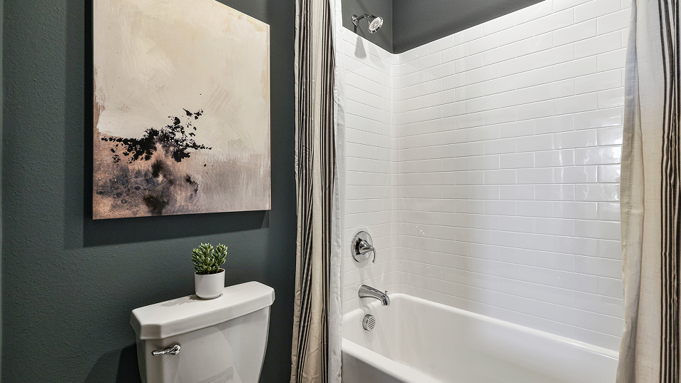 Brio Res3 Bath2 1of2 F3