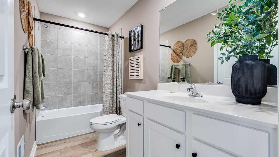 1211 Ellington Bath2 F3 072825