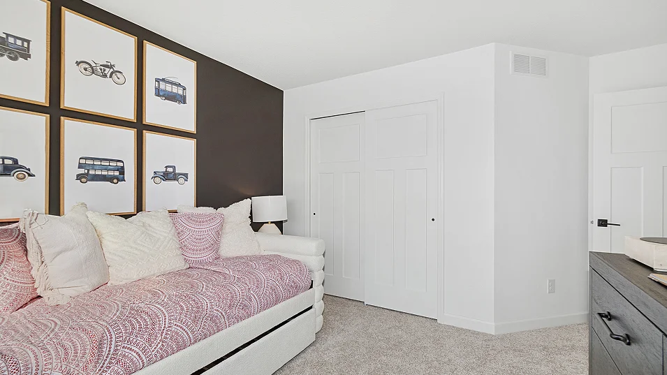 E N12 Bristol Bed2 F2 042425