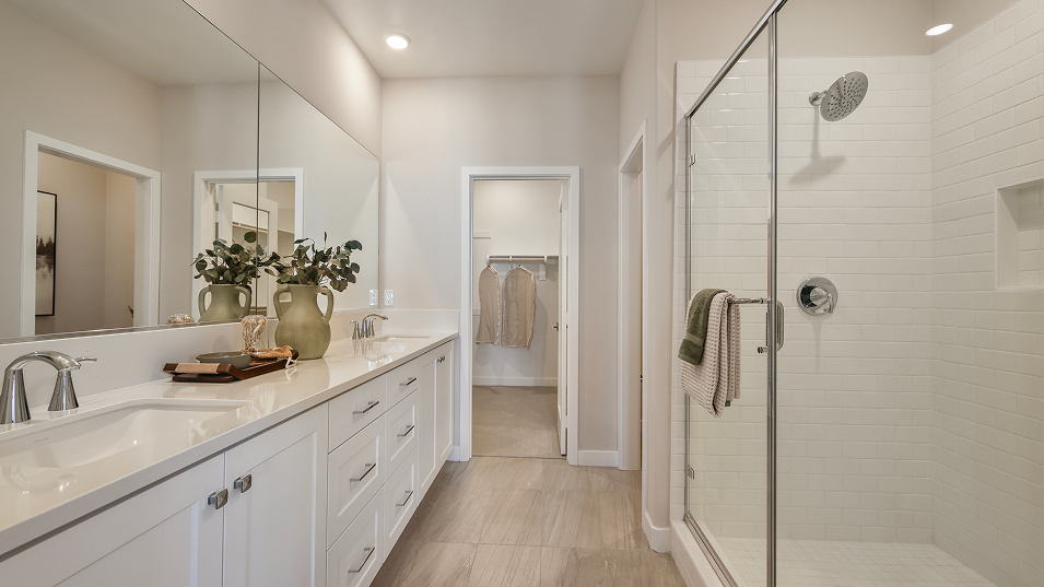 Crest Metro Heights Res2 X Owners Bath 4of4 F3