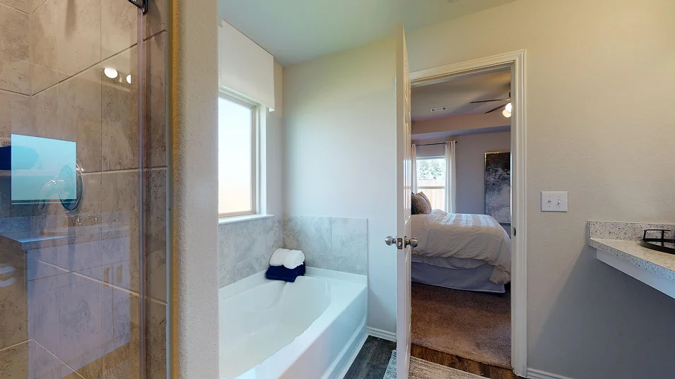 Taylor Core C960 Cypress II Owners Bath 2of2 F1