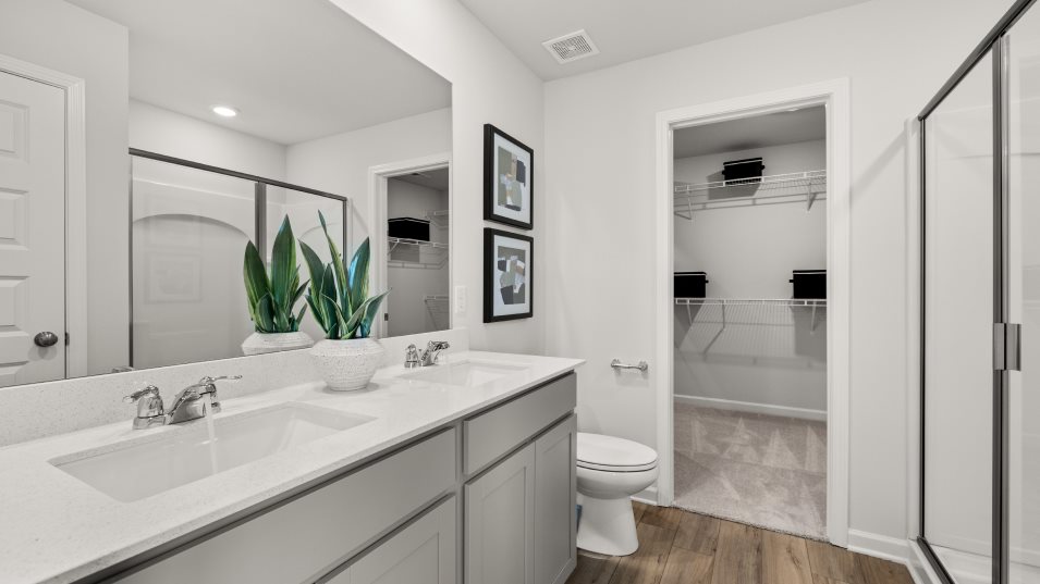 Broadmoor Owners Bathroom 