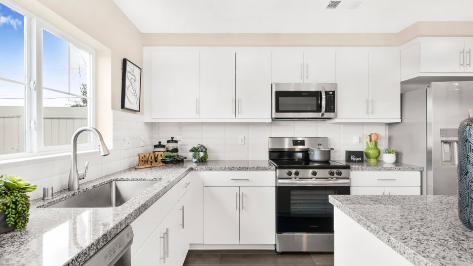 Kitchen with lots of cabinetry