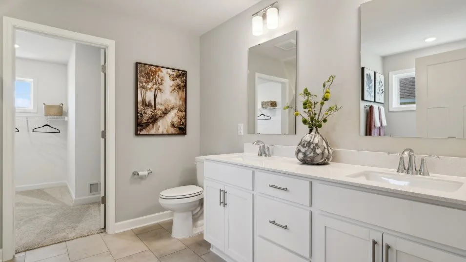 Lewis Owners Bathroom