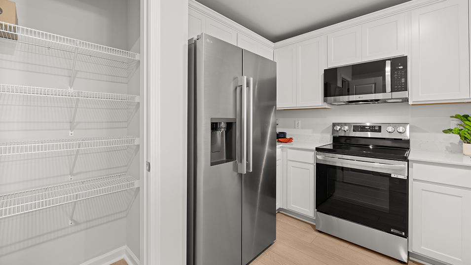 Grove Core 3350 Littleton Kitchen 4of5 F1 Base3 8 28 25