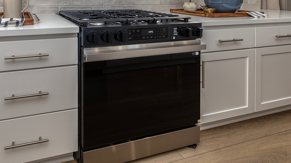 Hawthorn Hills Lagoon Valley Res6 EI Kitchen Range