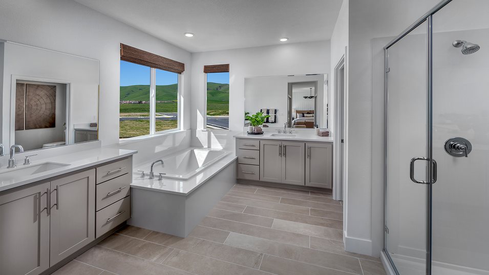 Serenity Residence 3 Owner's Suite Bathroom