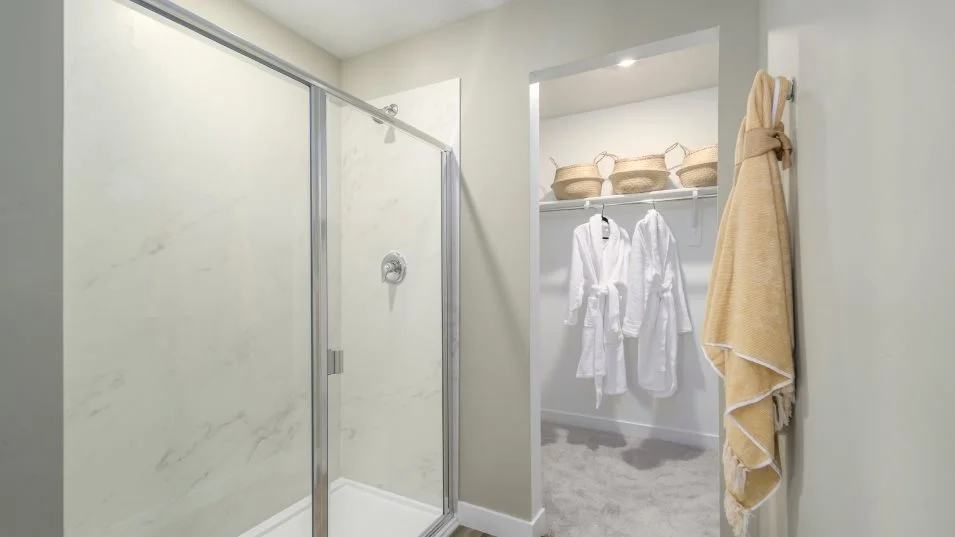 Residence 2 Owner's Suite Bathroom