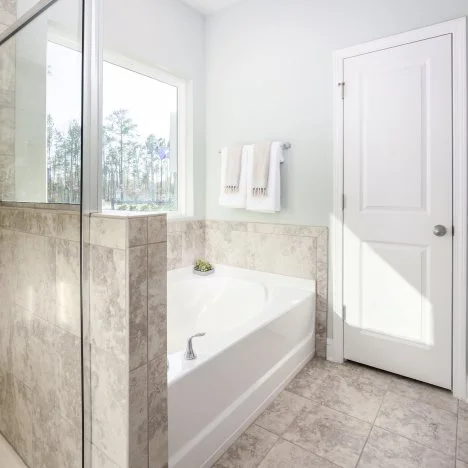 Kensington owners bath tub