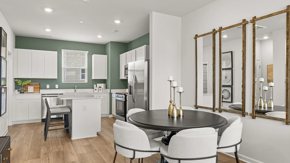 1415 Belle Kitchen 1of8 F2