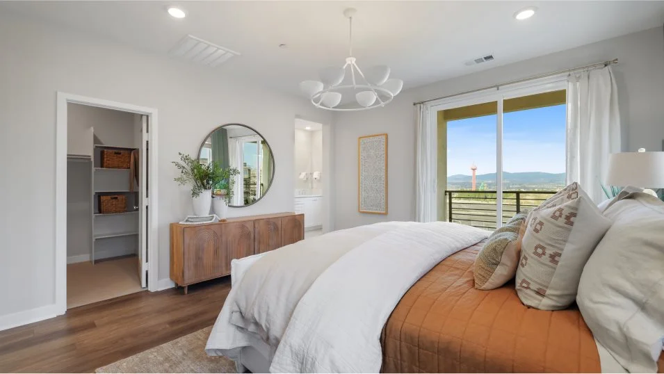 Outlook 2 Owner's Suite