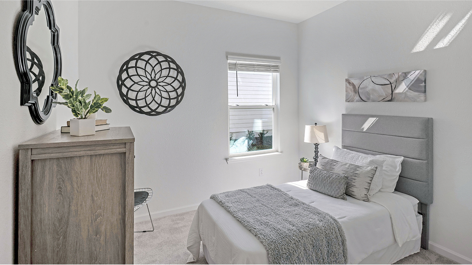 2106 Charle II Bed4