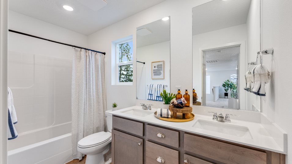 Davenport bathroom 2