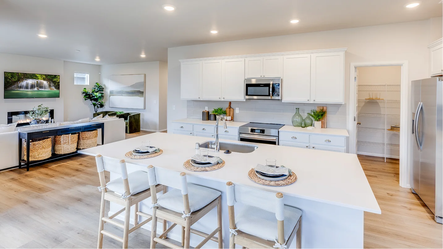 2758 Clark Kitchen 1of3 F1