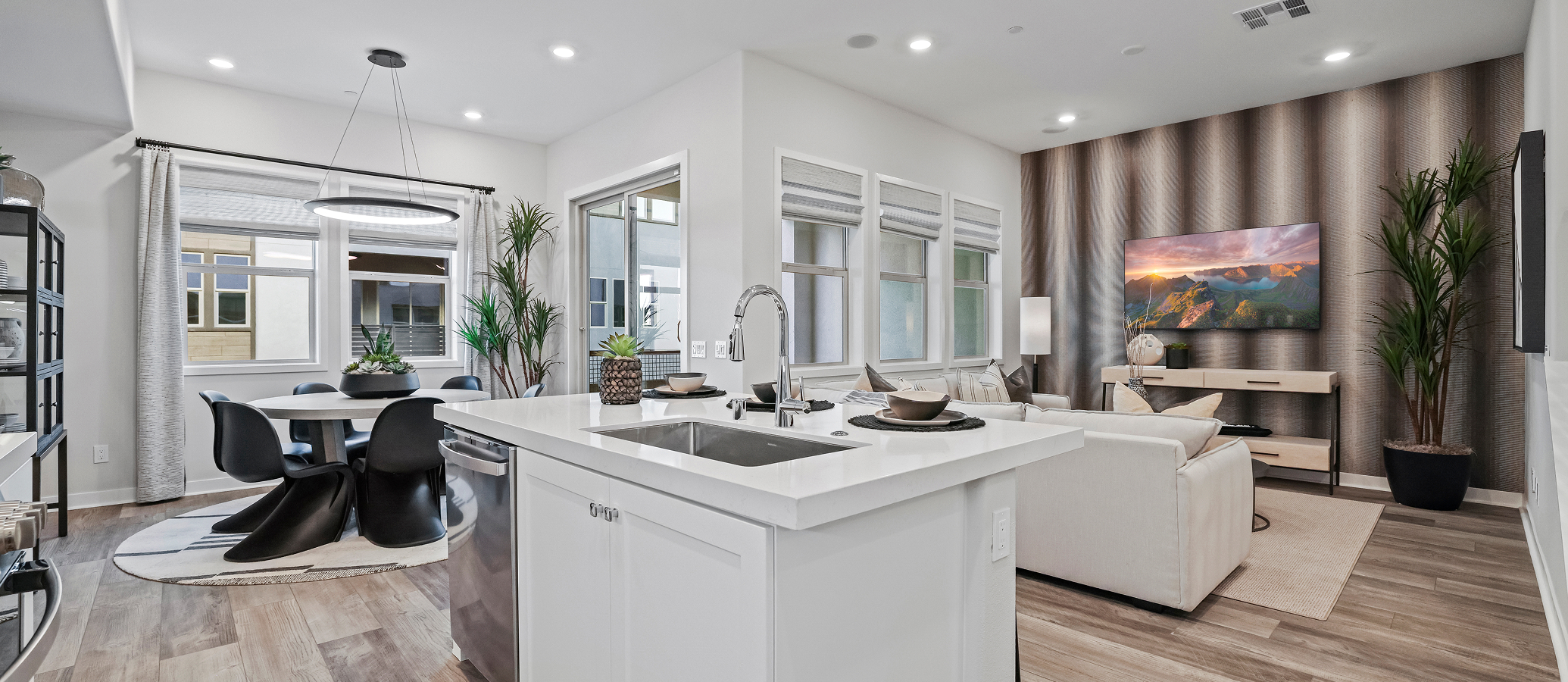 Vista Metro Heights Res1 X Kitchen 6of6 F2