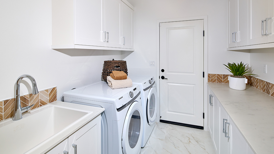 Mahogany North River Farms Res2 Laundry F1