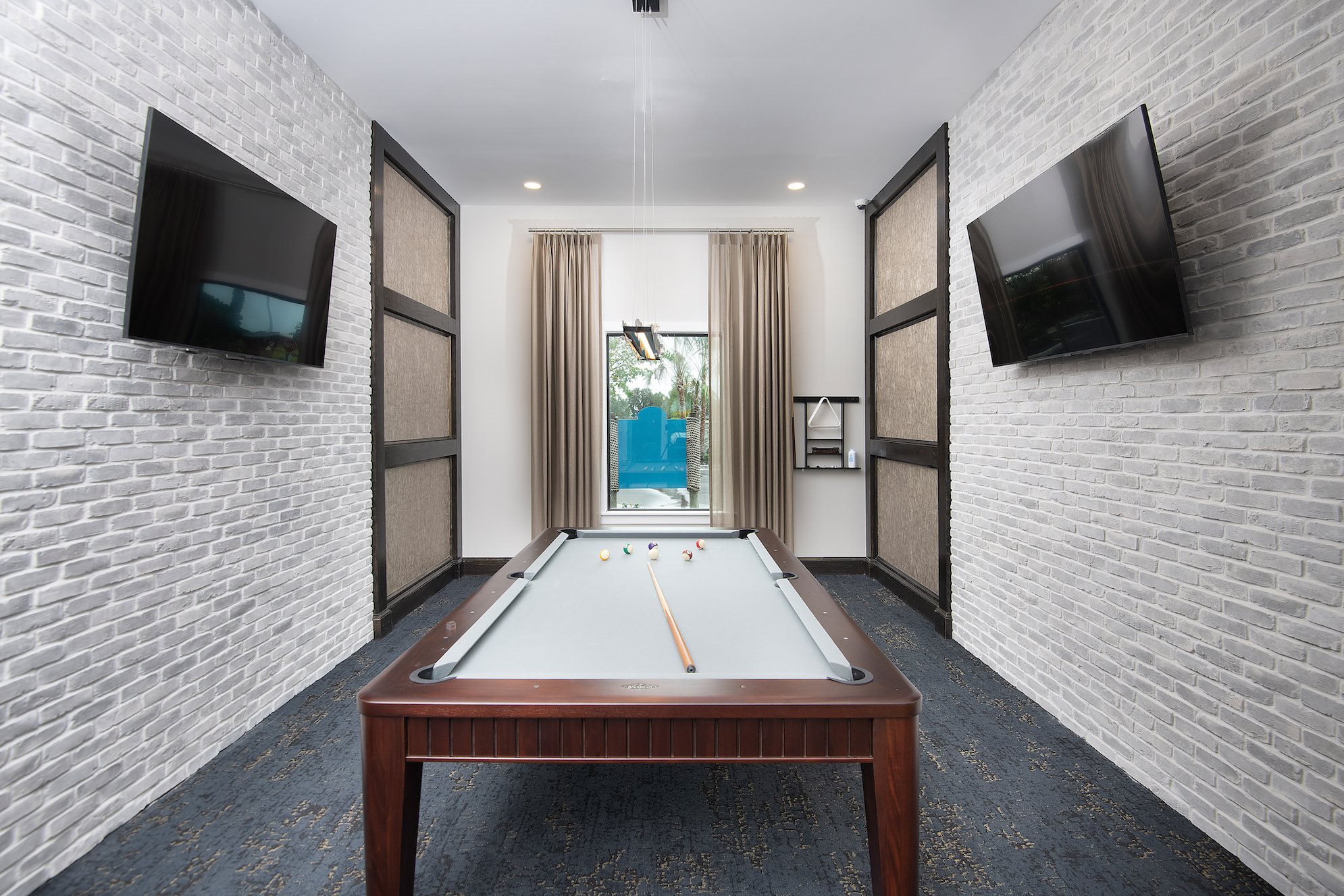 Billiard table 