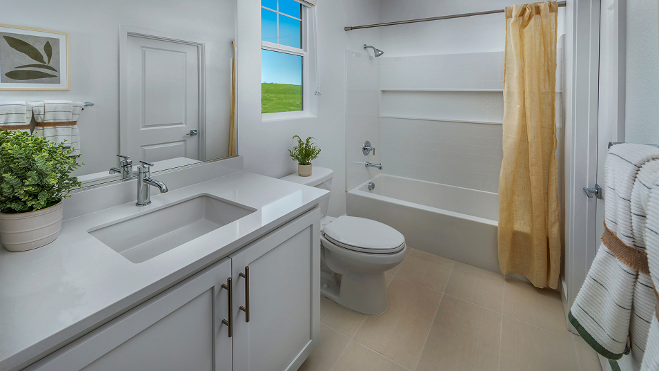 Emerald One Lake Res2 Bath3 F2
