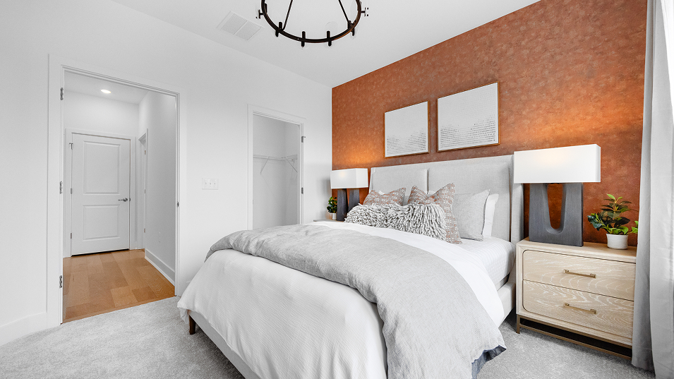 1833 Davenport Bed2 1of2 F1 4 15 25