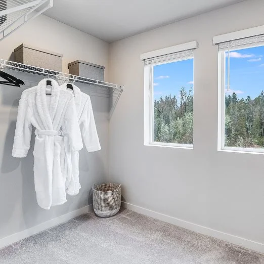 Tumalo Owner's Suite Walk-In Closet