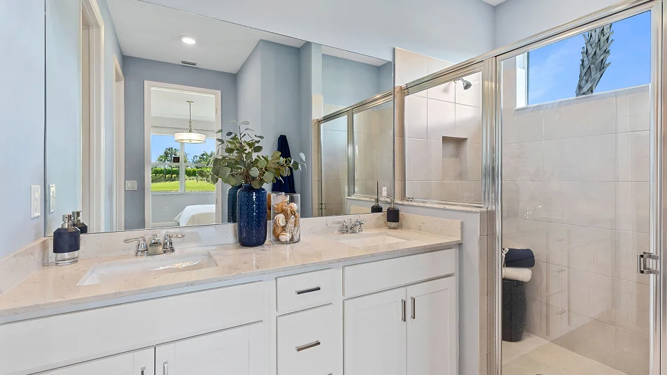 1618 Jacaranda Owners Bath F1 8 27 25