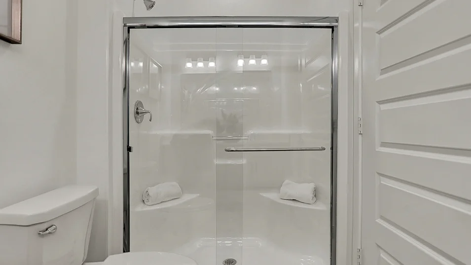 4234 Chapman Owners Bath 2of2 F1