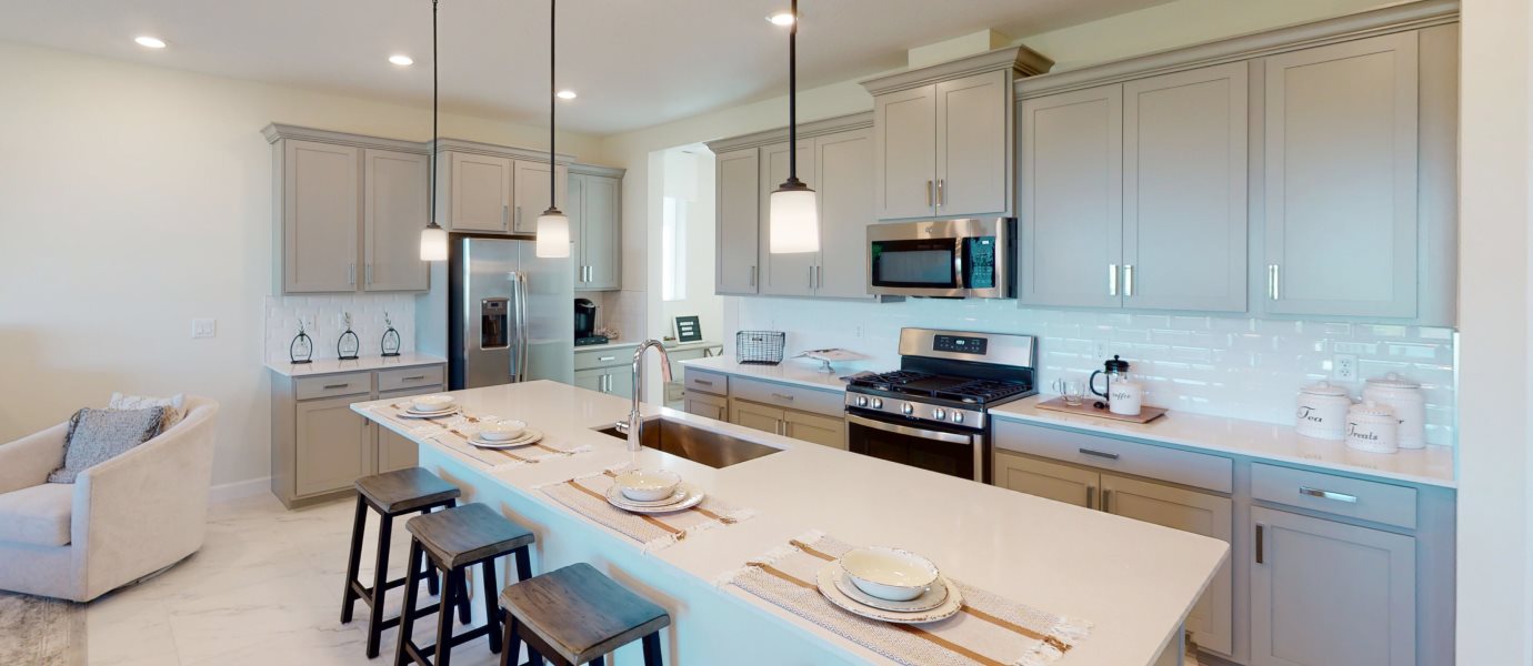 Dahlia kitchen